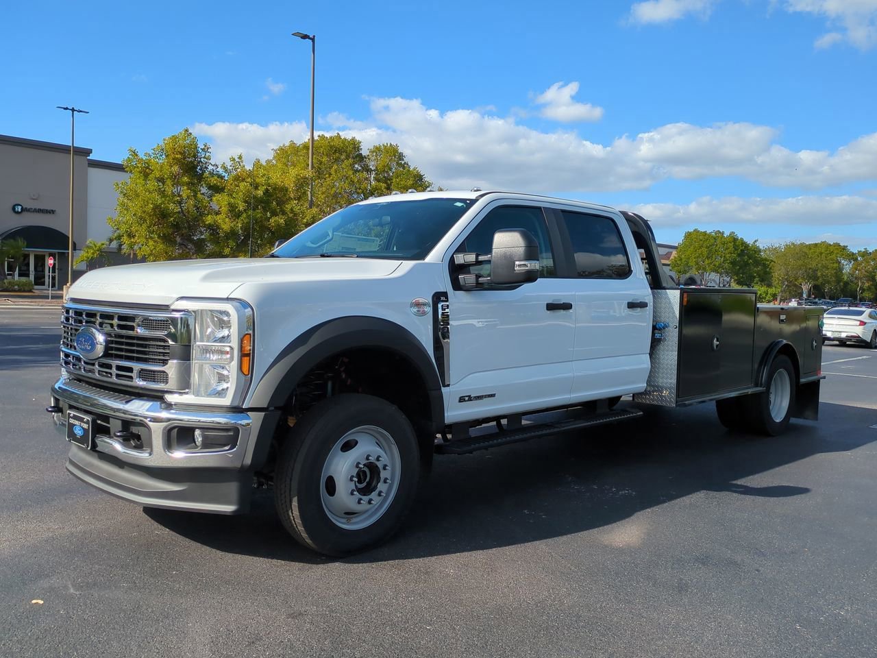 New 2026 Ford F550 4x4 Crew Cab image 8