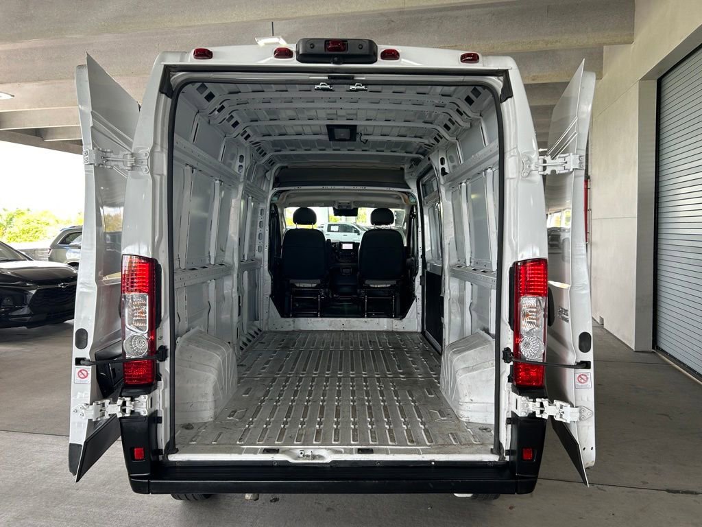 Used 2025 RAM ProMaster 2500 w/ Convenience Group image 35
