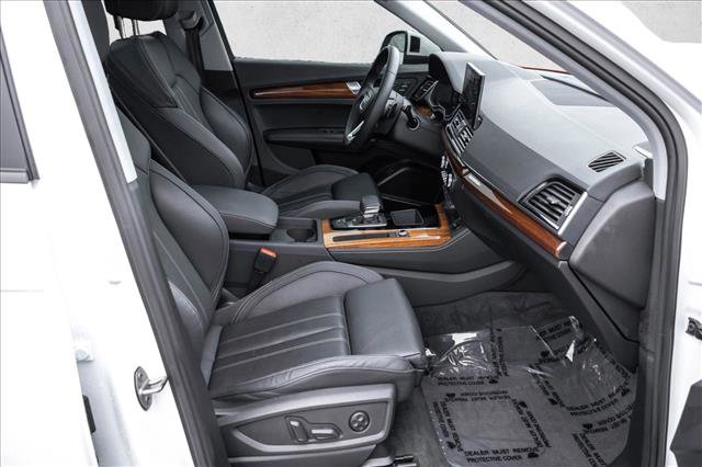 Used 2023 Audi Q5 e Premium Plus w/ Premium Plus Package image 26