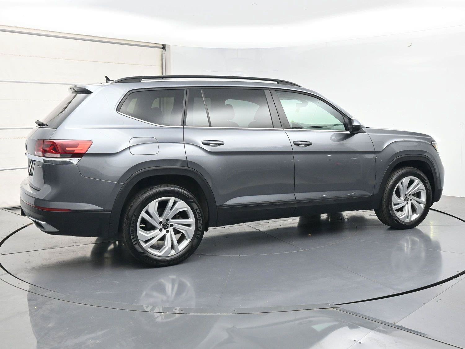 Certified 2023 Volkswagen Atlas SE w/ Panoramic Sunroof Package AWD/4WD image 28