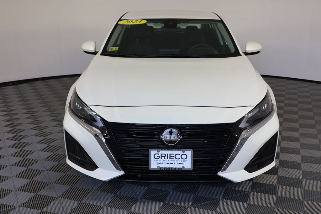 Used 2023 Nissan Altima 2.5 SV FWD image 3
