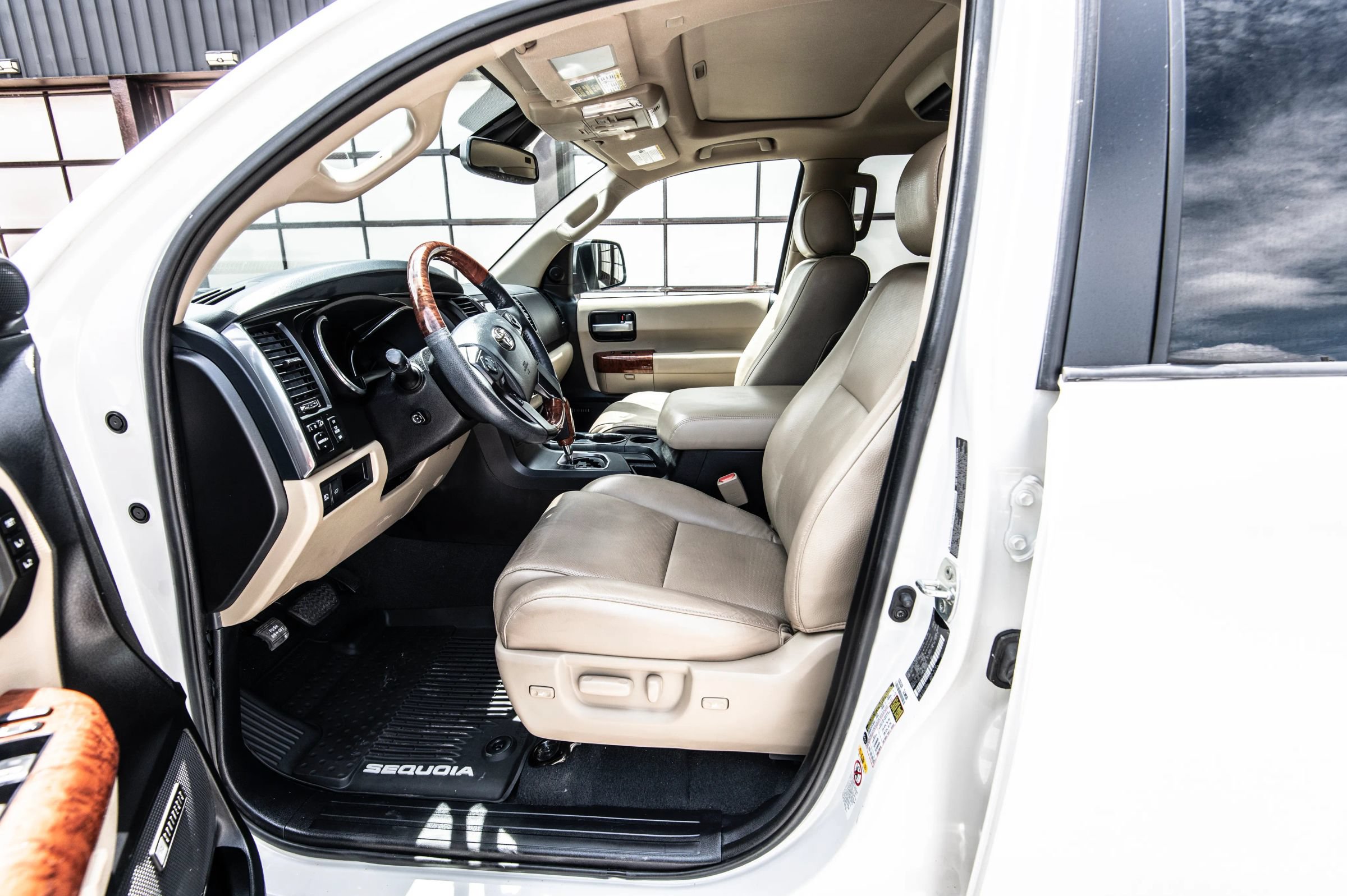 Used 2020 Toyota Sequoia Platinum RWD image 24