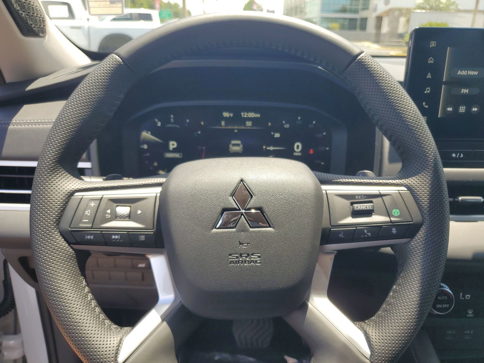 New 2025 Mitsubishi Outlander SE image 11