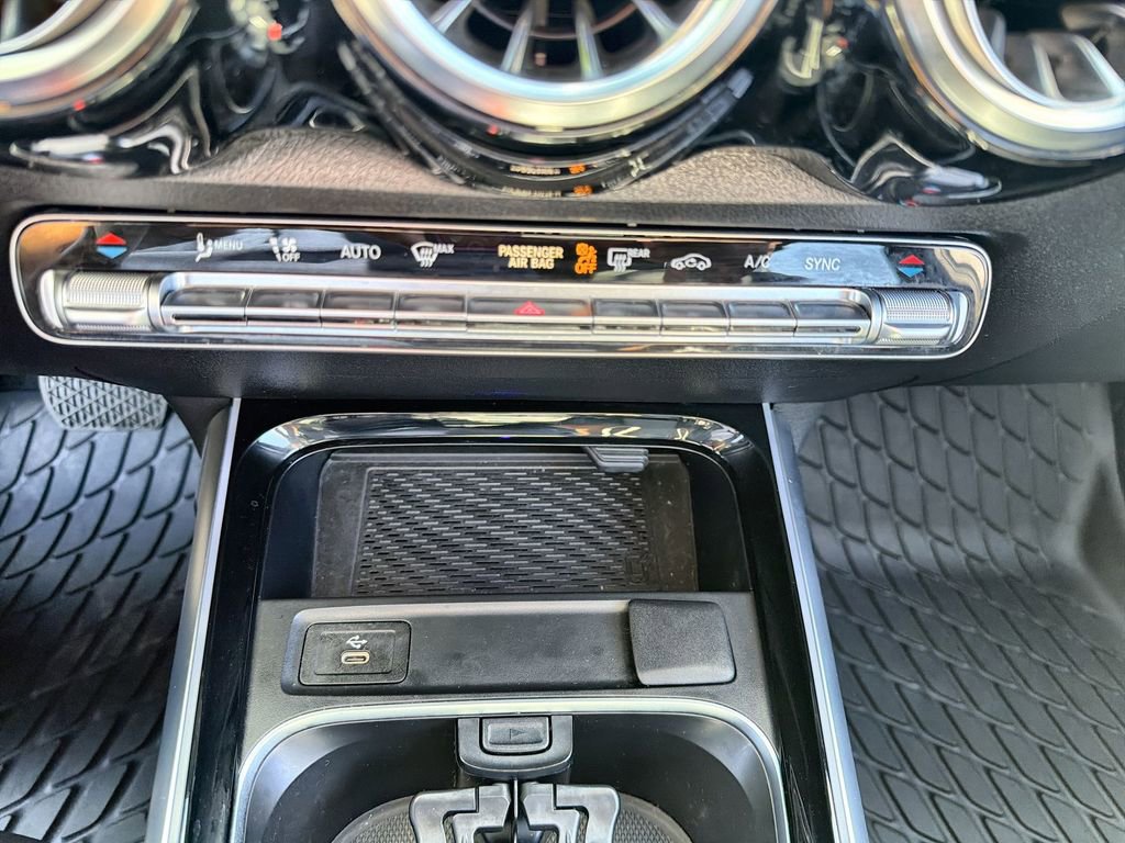 Used 2024 Mercedes-Benz GLB 250 4MATIC w/ Driver Assistance Package image 17