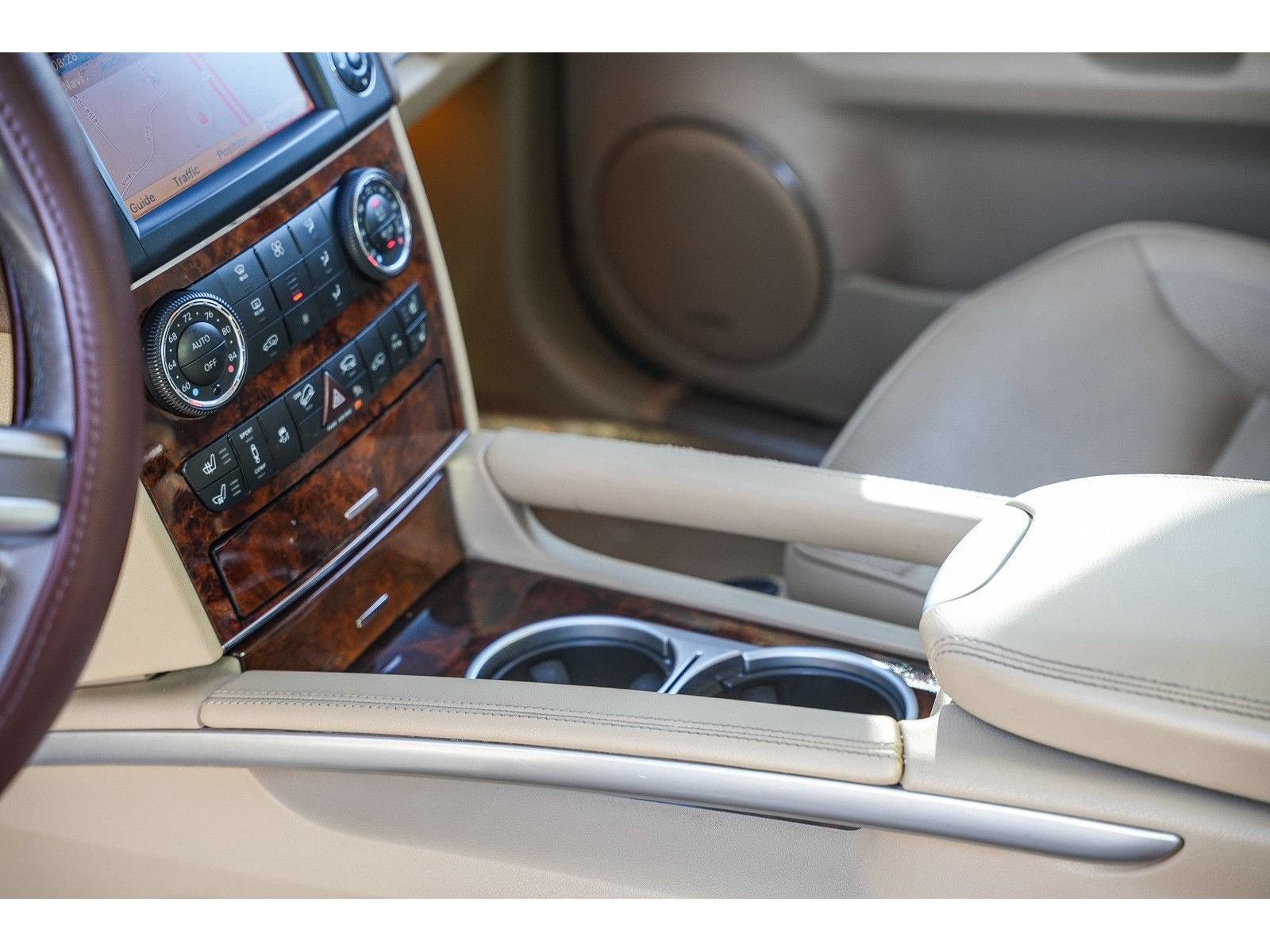 Used 2012 Mercedes-Benz GL 550 4MATIC image 21