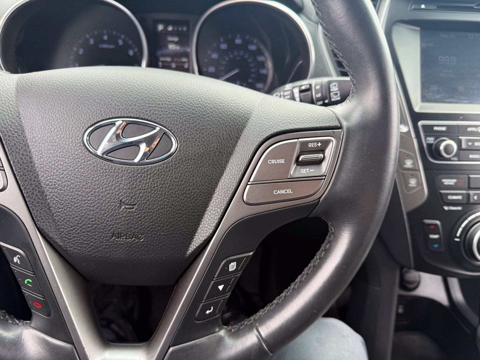 Used 2017 Hyundai Santa Fe Sport 2.0T FWD image 20