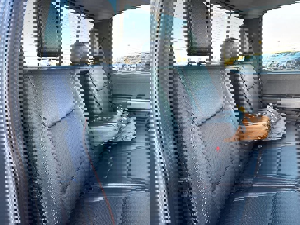 Used 2024 Ford F250 Lariat w/ Black Appearance Package image 16