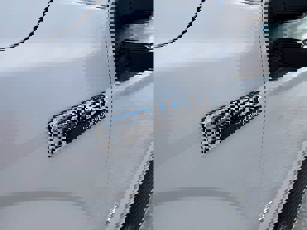 Used 2017 Ford F150 Platinum w/ Equipment Group 701A Luxury AWD/4WD image 10