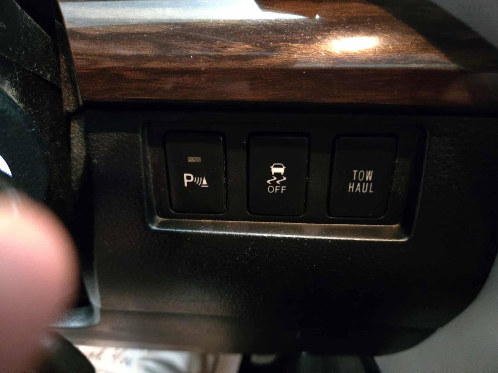 Used 2014 Toyota Tundra Limited w/ Limited Premium Package image 25