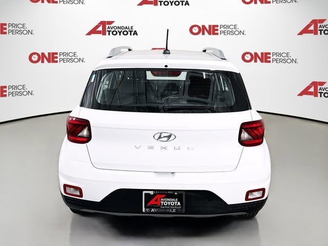Used 2025 Hyundai Venue SEL image 6