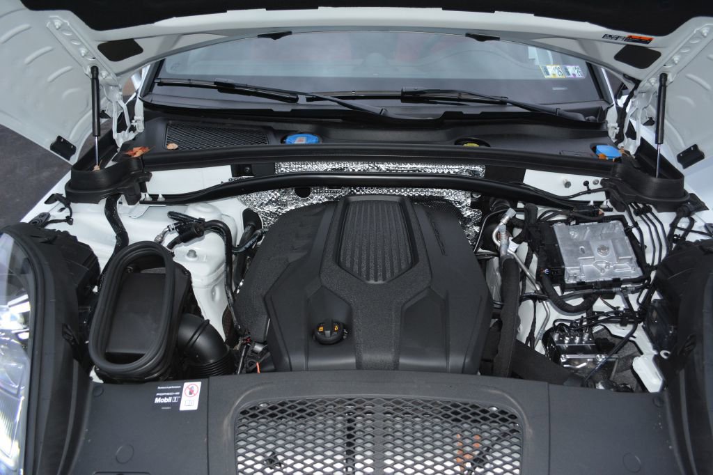 Used 2025 Porsche Macan Turbo image 15