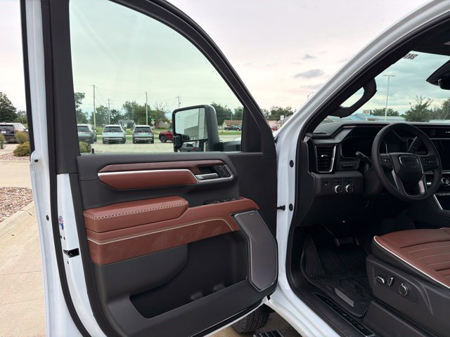 New 2026 GMC Sierra 3500 Denali Ultimate AWD/4WD image 15