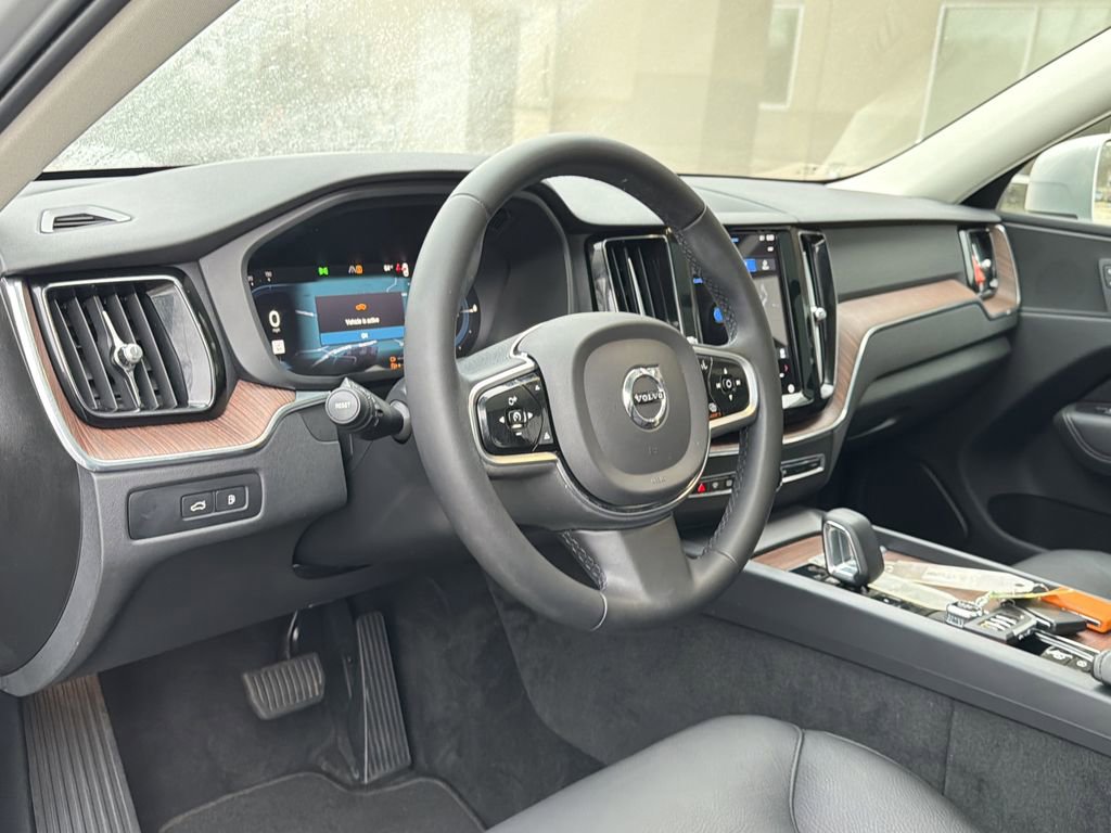 Used 2023 Volvo XC60 T8 Plus image 15