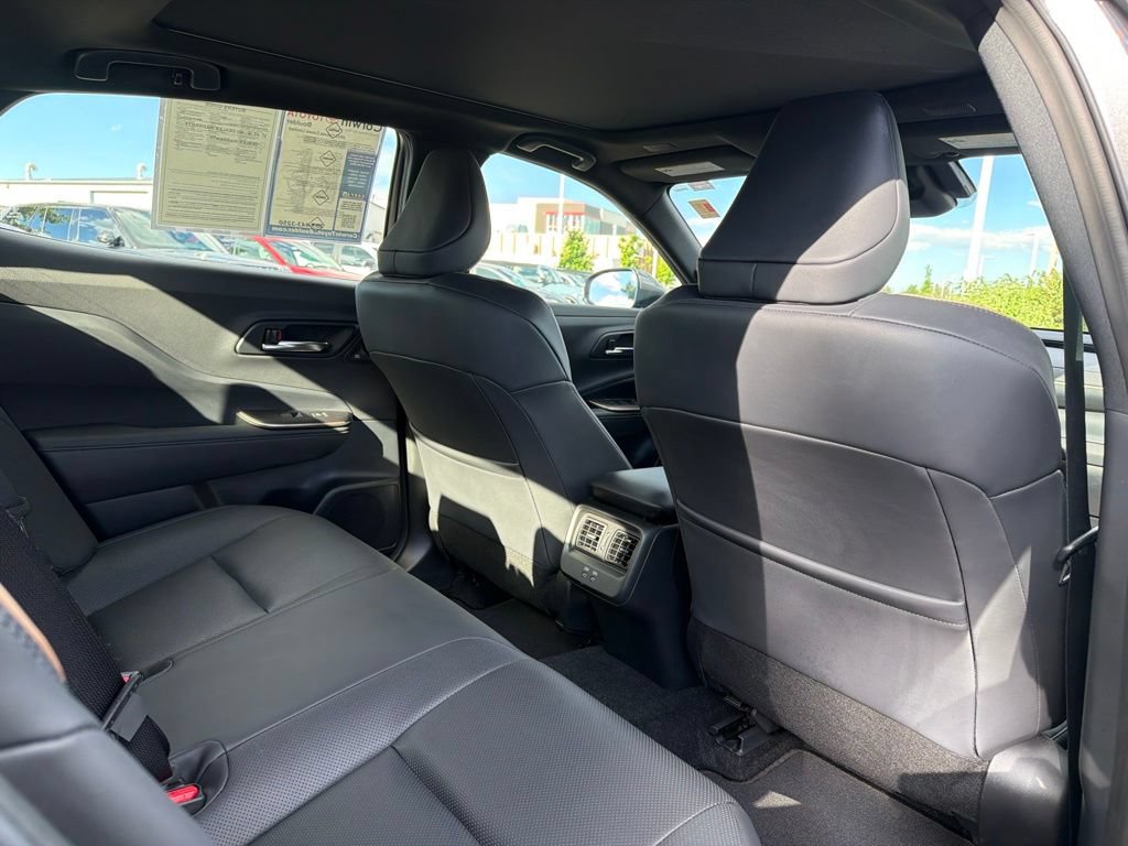 Used 2023 Toyota Crown w/ Carpet Mat Package (TMS) AWD/4WD image 16