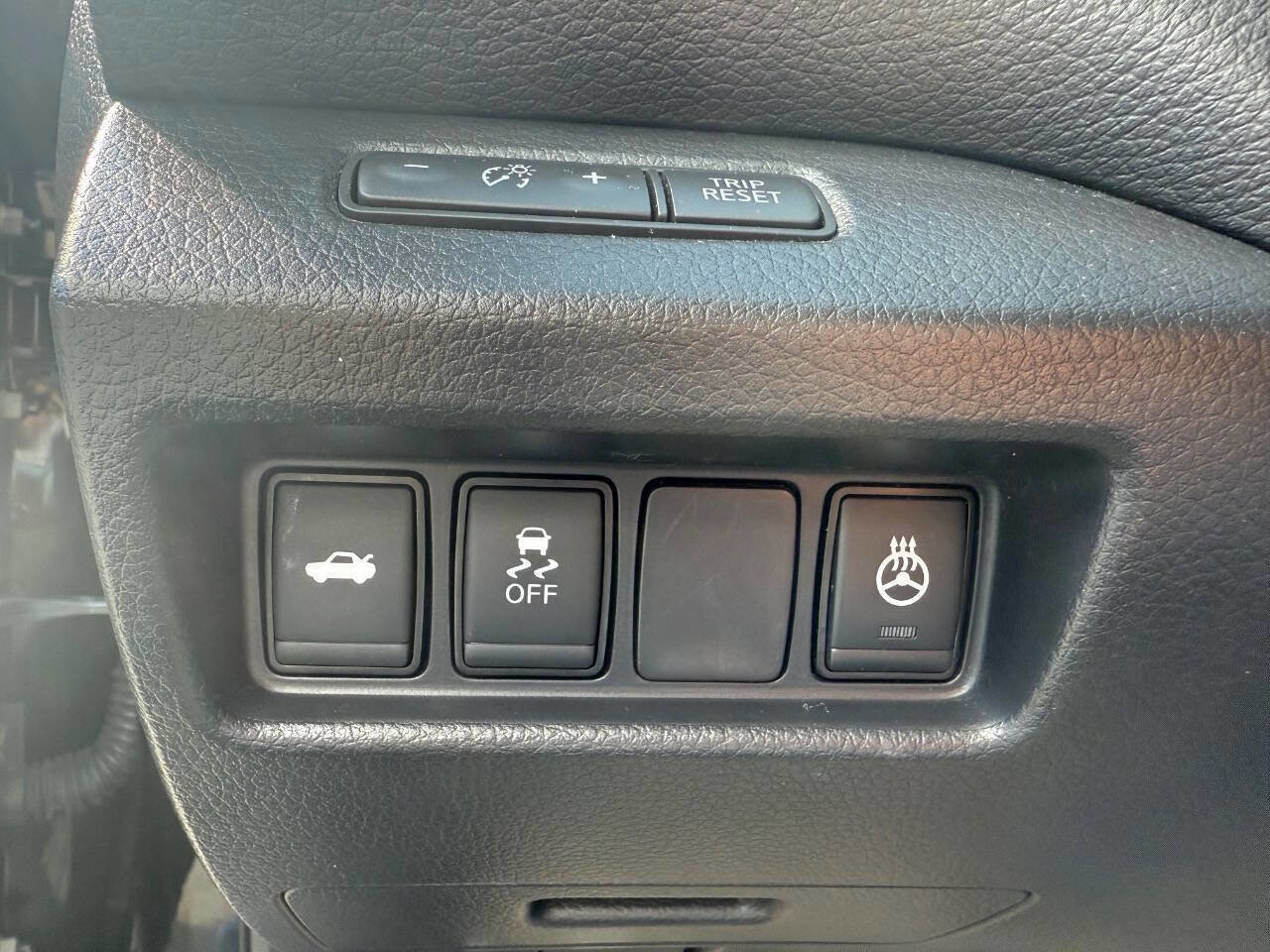Used 2017 Nissan Altima 2.5 SV w/ Convenience Package FWD image 18
