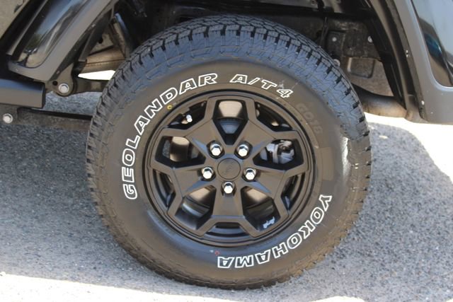 Used 2022 Jeep Gladiator Willys image 8