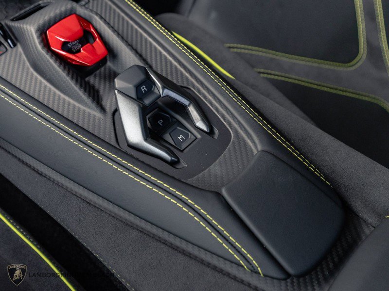 Used 2025 Lamborghini Revuelto AWD/4WD image 15