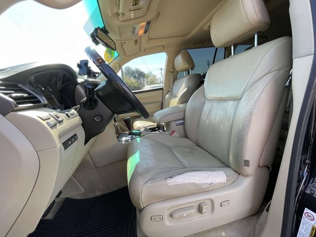 Used 2010 Lexus LX 570 4WD w/ Luxury Pkg image 17