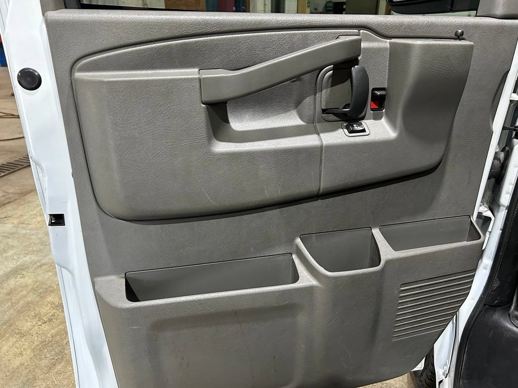 Used 2022 Chevrolet Express 2500 w/ Driver Convenience Package RWD image 14
