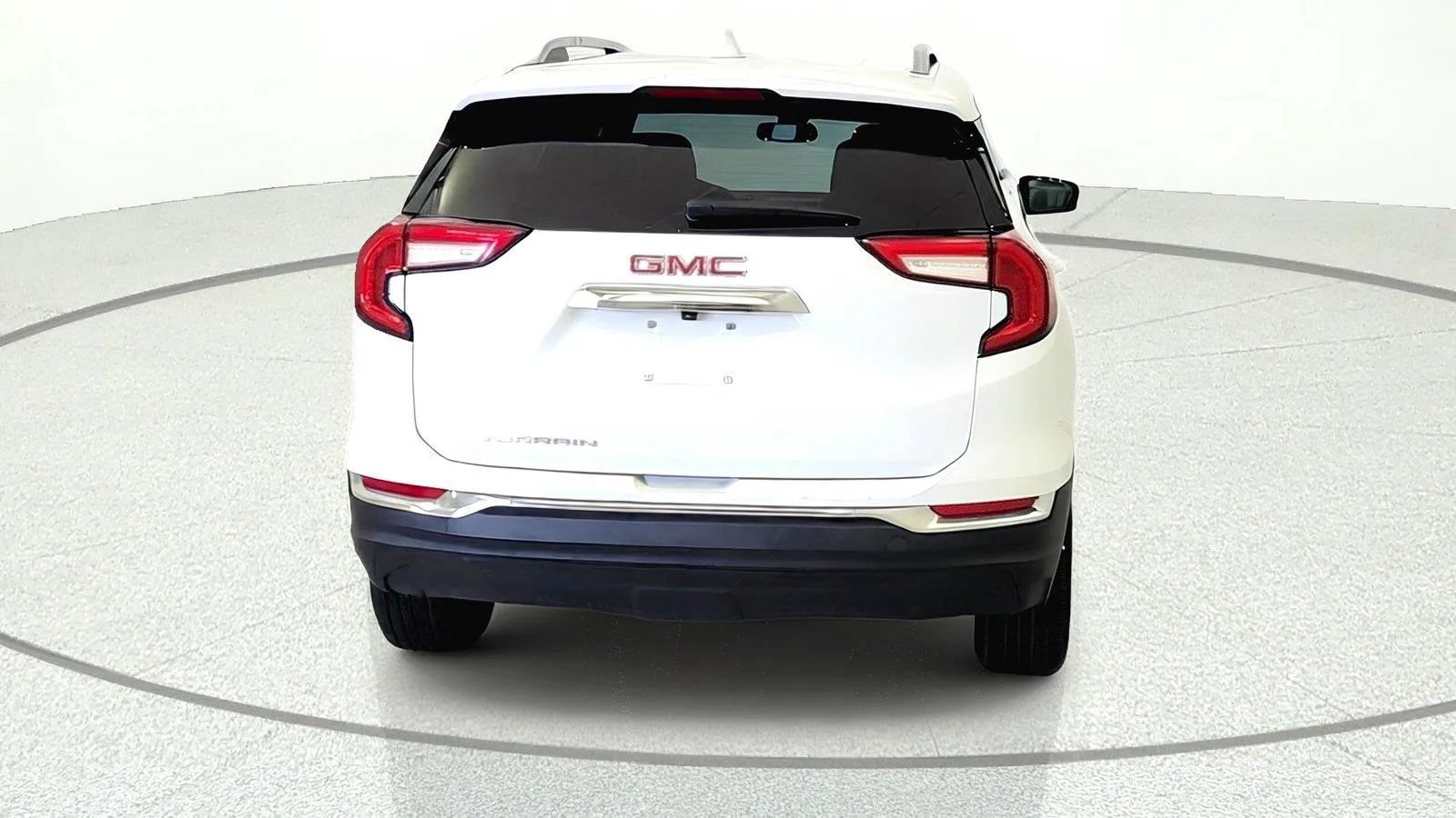 Used 2024 GMC Terrain SLT FWD image 5