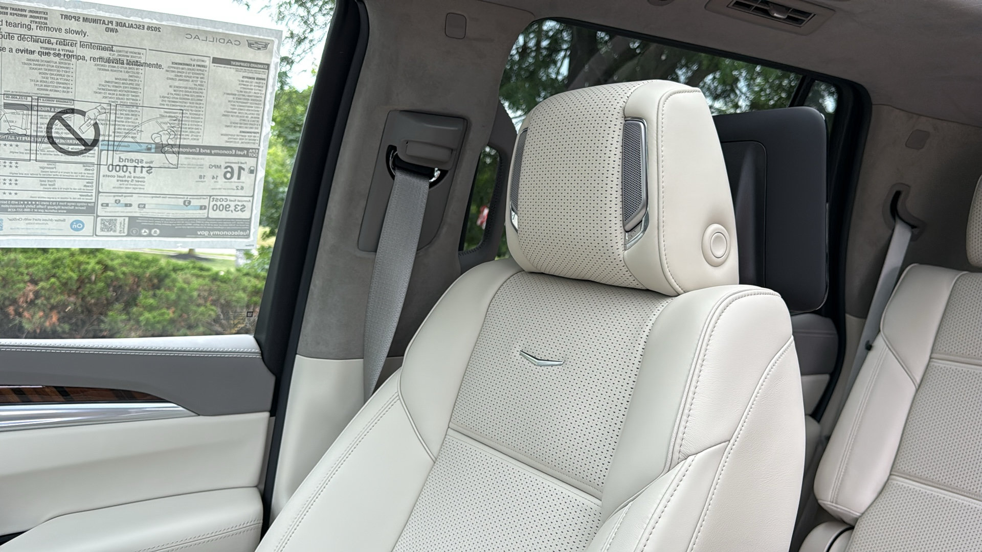 New 2026 Cadillac Escalade Platinum Sport w/ LPO, Floor Liner Package AWD/4WD image 24