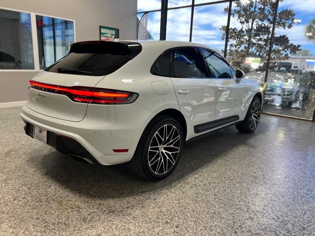 Used 2023 Porsche Macan Base image 8