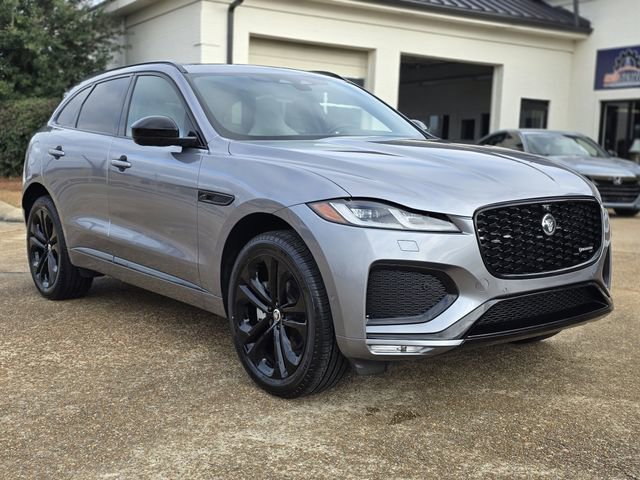 Used 2025 Jaguar F-PACE R-Dynamic S image 2
