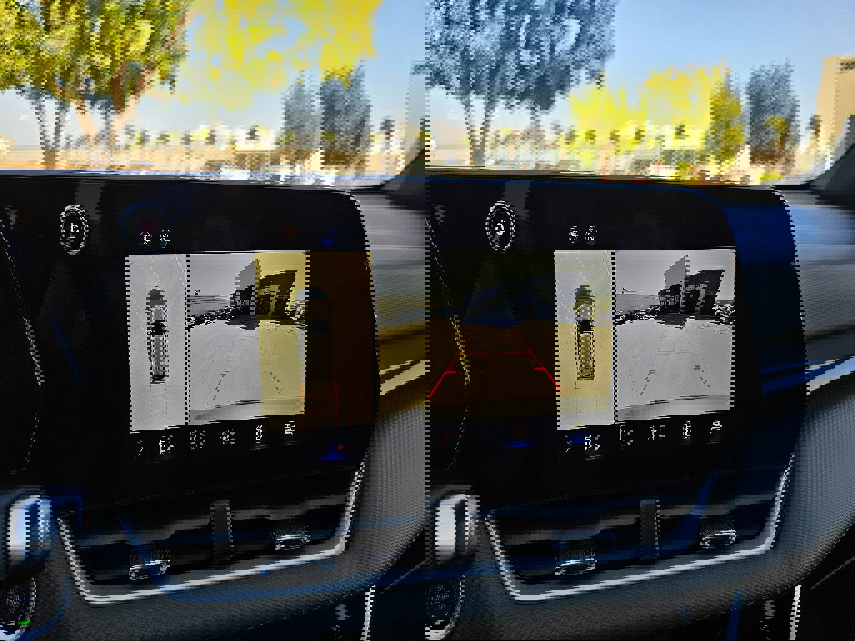 Used 2025 Chevrolet Equinox LT w/ Convenience Package II image 36