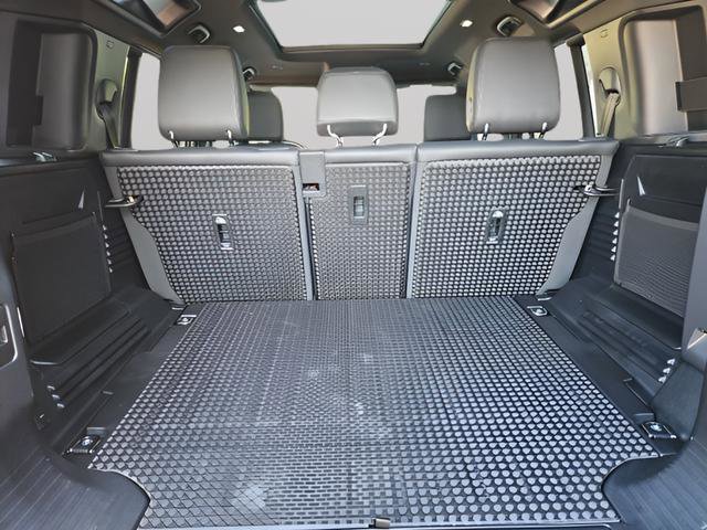 Certified 2023 Land Rover Defender 110 X-Dynamic SE image 21