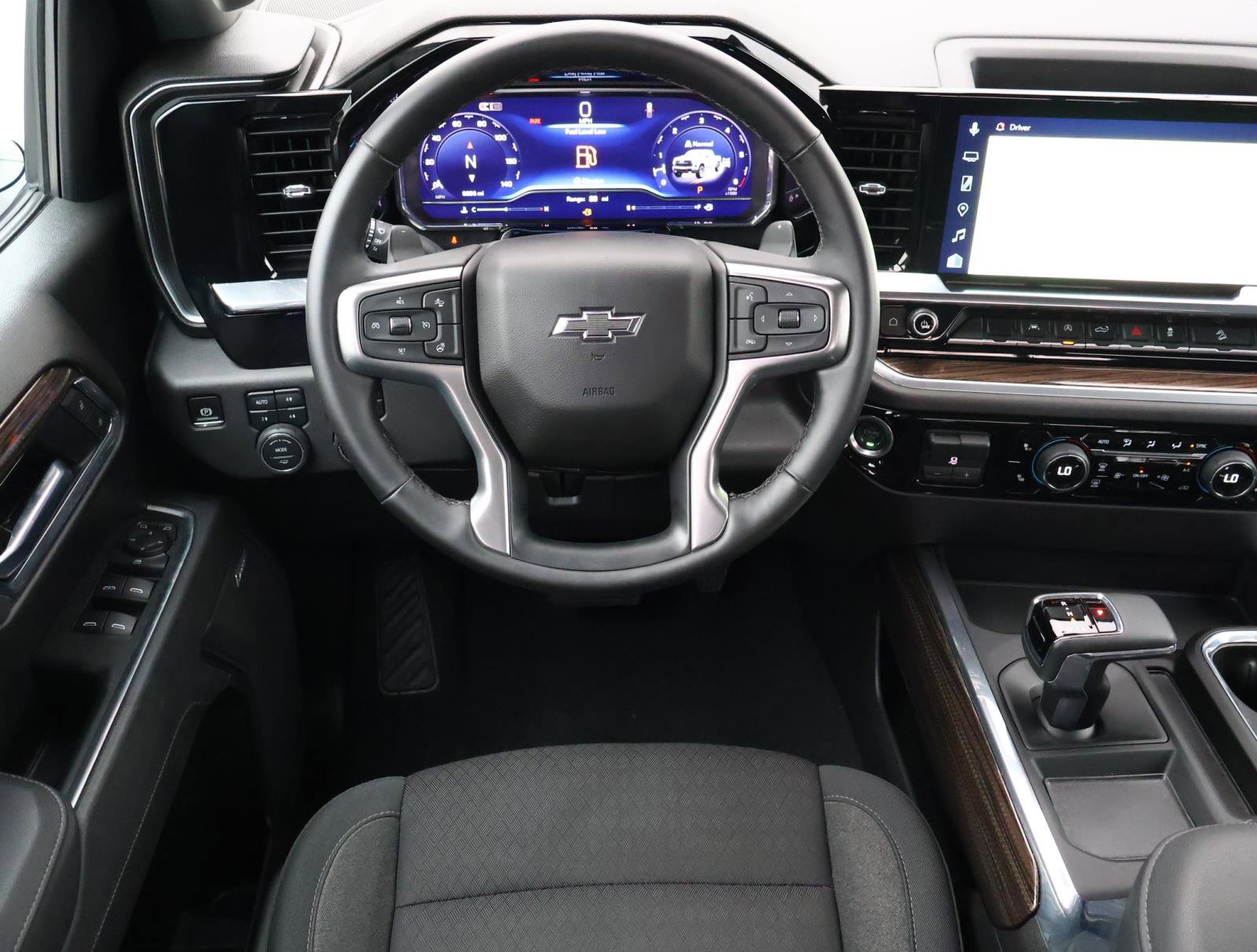 Used 2025 Chevrolet Silverado 1500 LT Trail Boss w/ Convenience Package II image 11