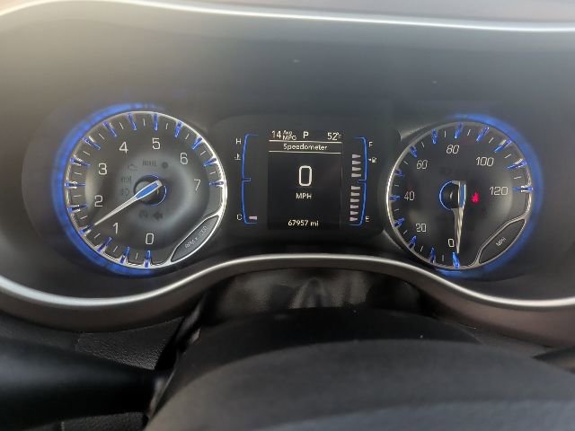 Used 2023 Chrysler Voyager LX image 32