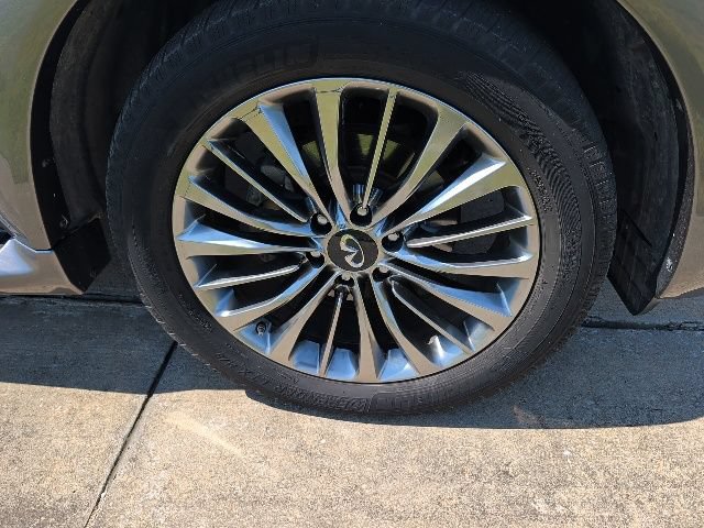 Used 2019 INFINITI QX80 Luxe w/ 22" Wheel Package AWD/4WD image 9