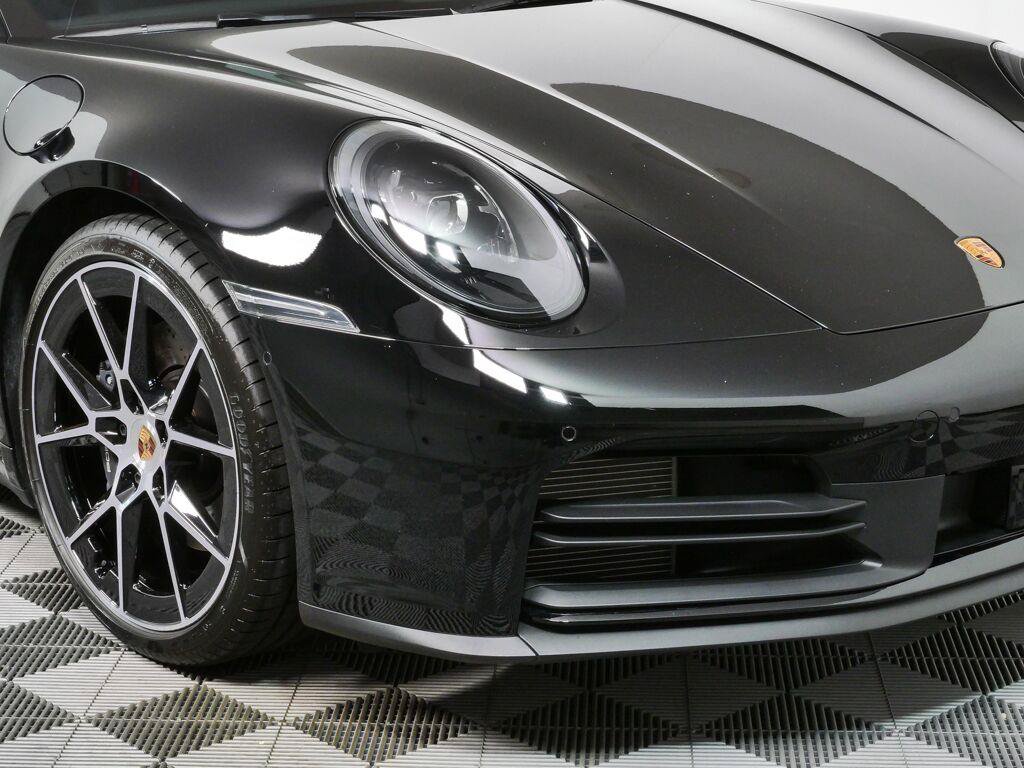 Certified 2025 Porsche 911 Carrera RWD image 32