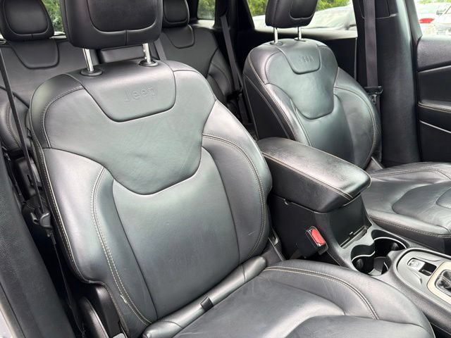 Used 2016 Jeep Cherokee Limited AWD/4WD image 30