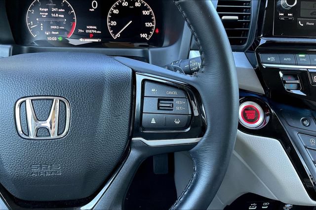 Used 2025 Honda Odyssey Touring image 14