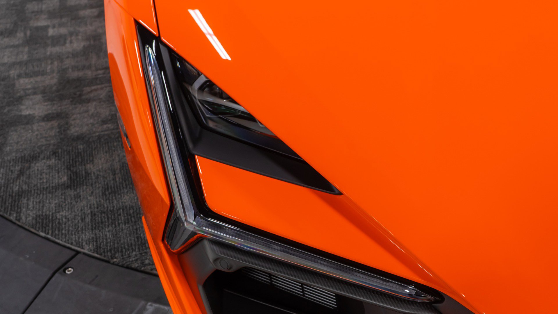 Used 2025 Lamborghini Revuelto image 17