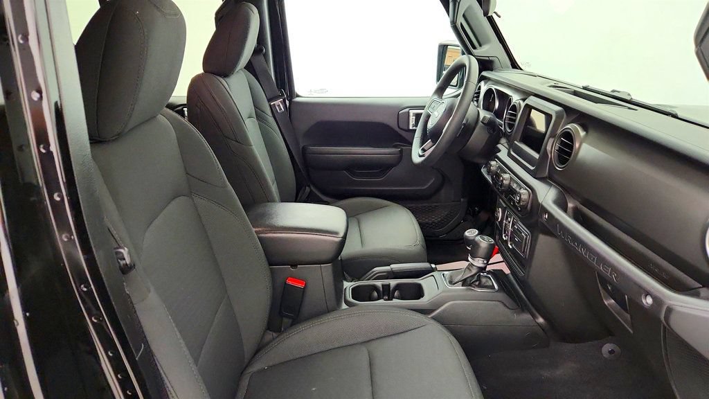 Used 2023 Jeep Wrangler Unlimited Sport AWD/4WD image 23