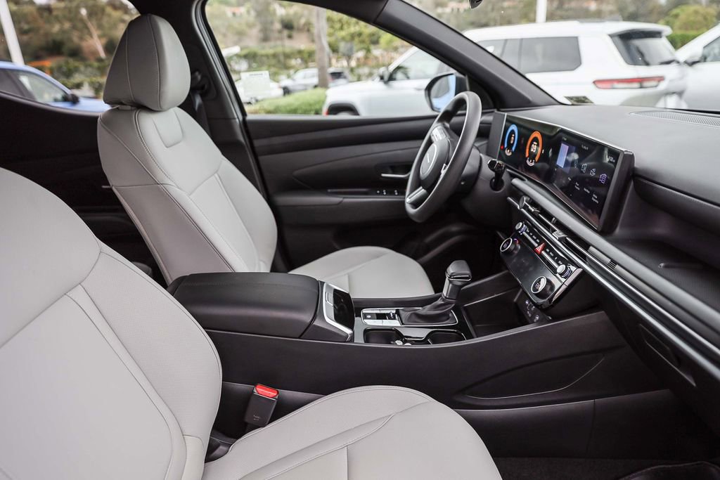 Certified 2026 Hyundai Santa Cruz SEL FWD image 17