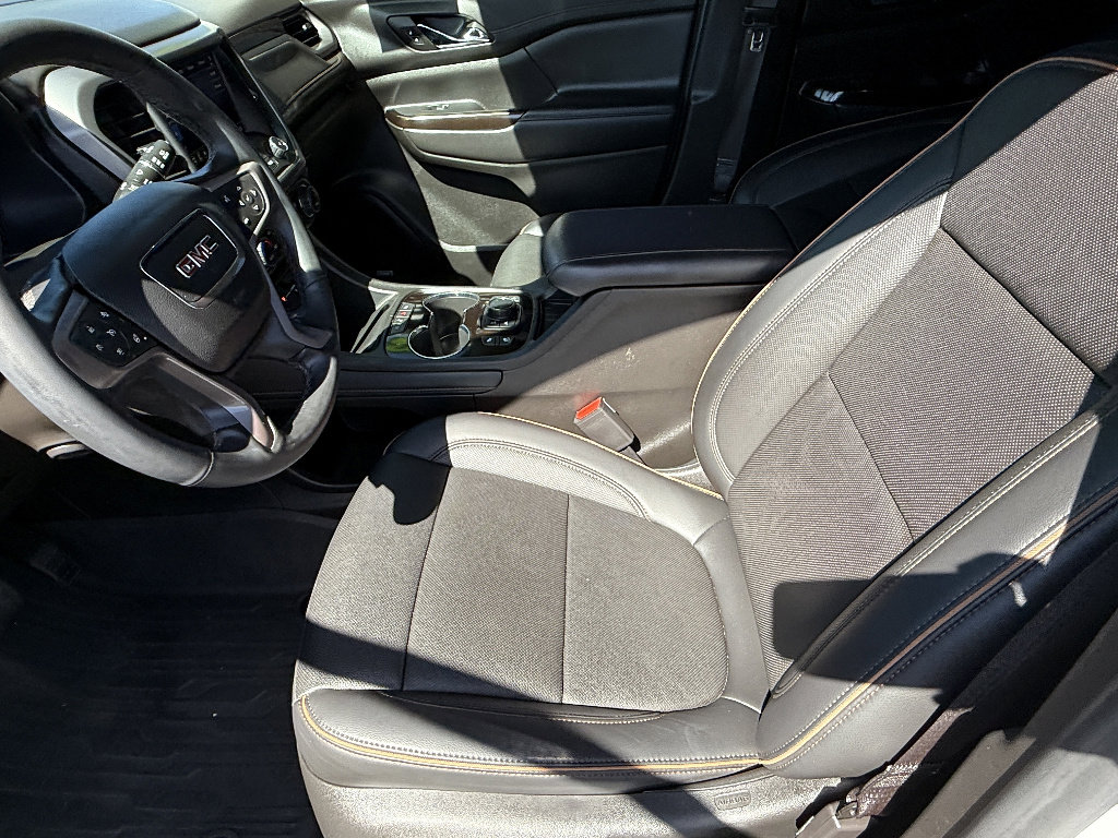 Used 2023 GMC Acadia AT4 w/ Technology Package AWD/4WD image 11
