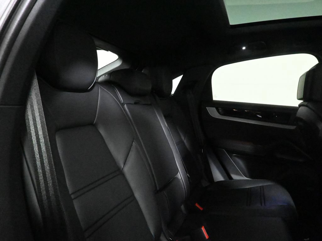 Used 2026 Porsche Cayenne Coupe AWD/4WD image 42