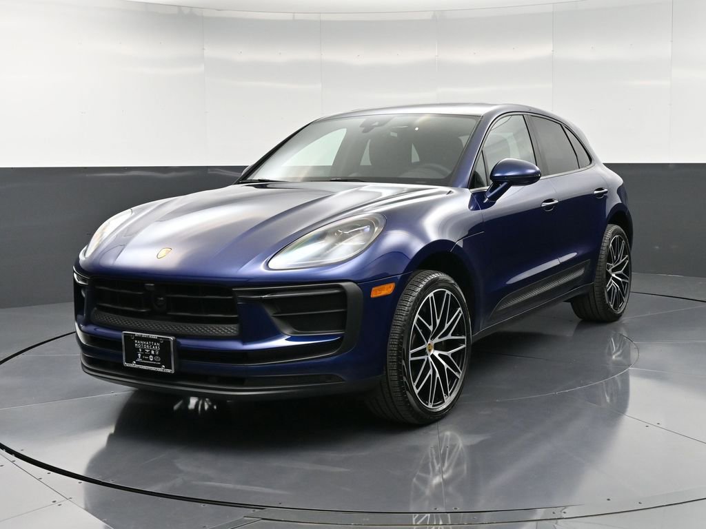Certified 2025 Porsche Macan image 1