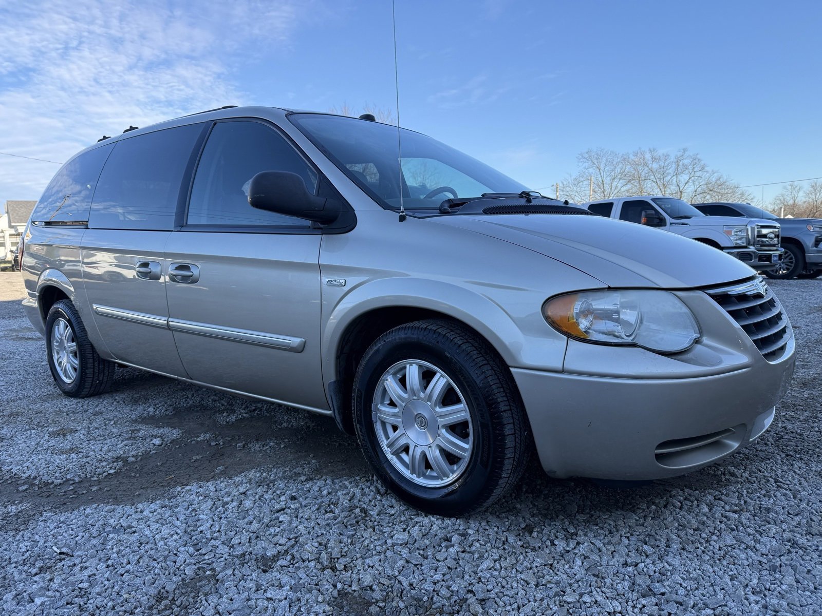 Used 2005 Chrysler Town & Country Touring image 7