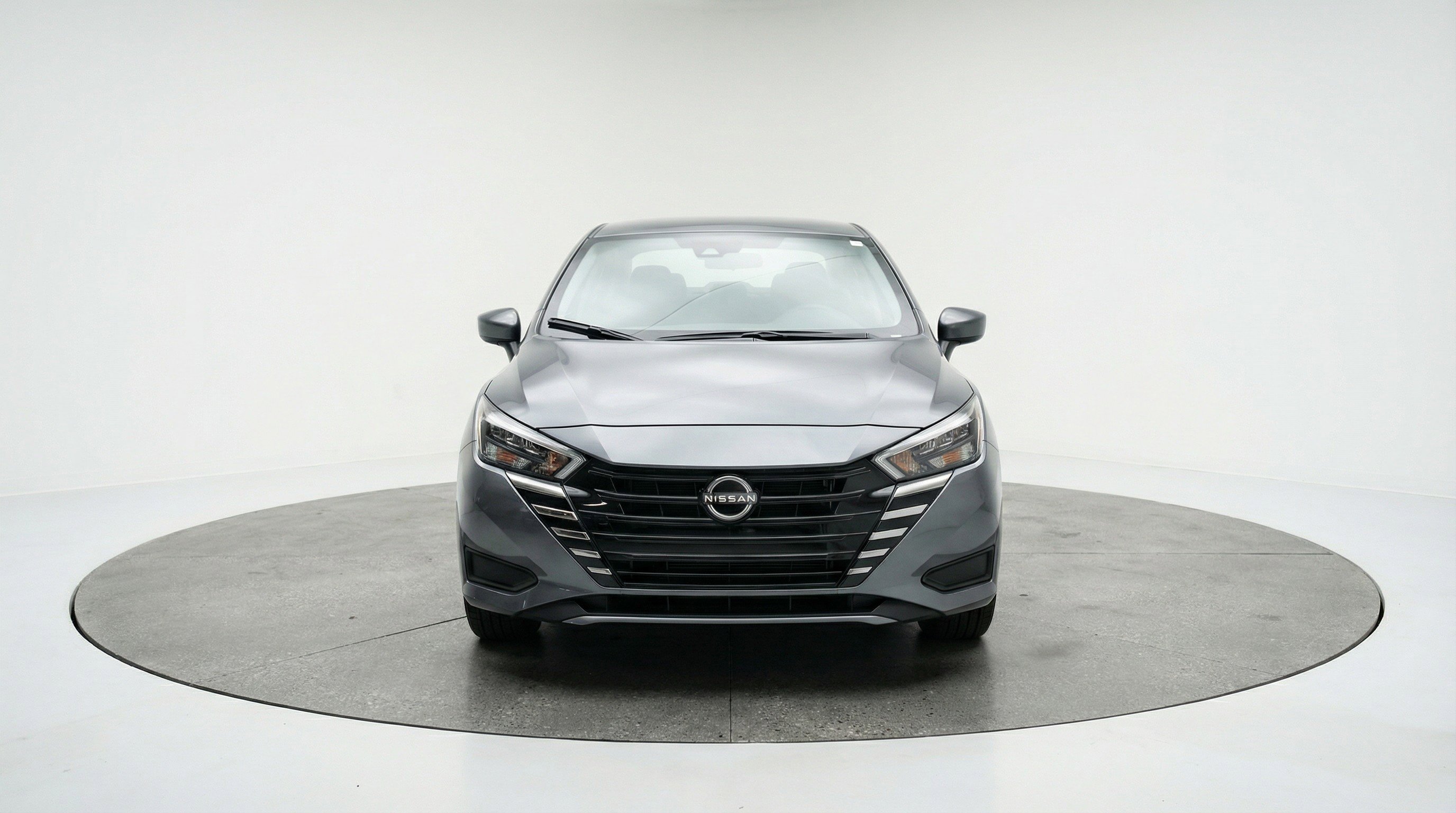 Used 2025 Nissan Versa SV image 2