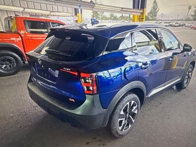 Certified 2025 Nissan Kicks SR FWD image 7