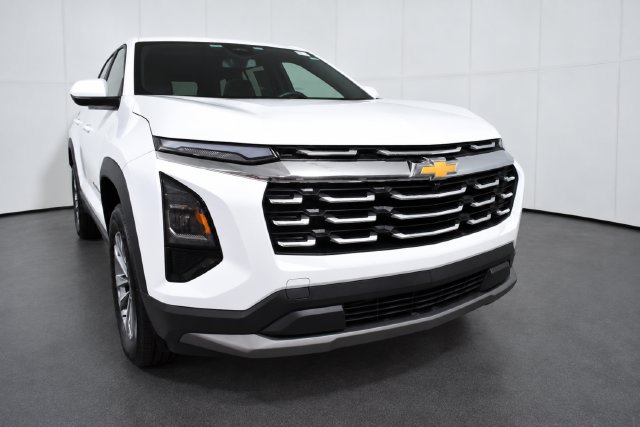 Used 2026 Chevrolet Equinox LT AWD/4WD image 3