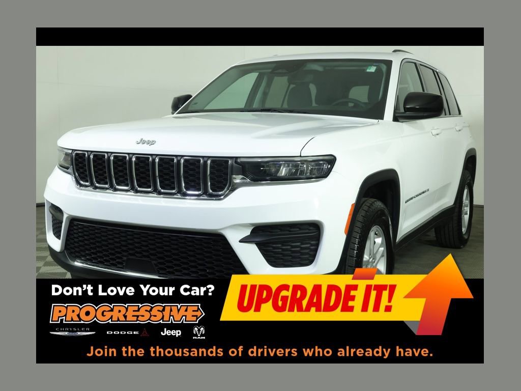 Used 2023 Jeep Grand Cherokee Laredo RWD image 1