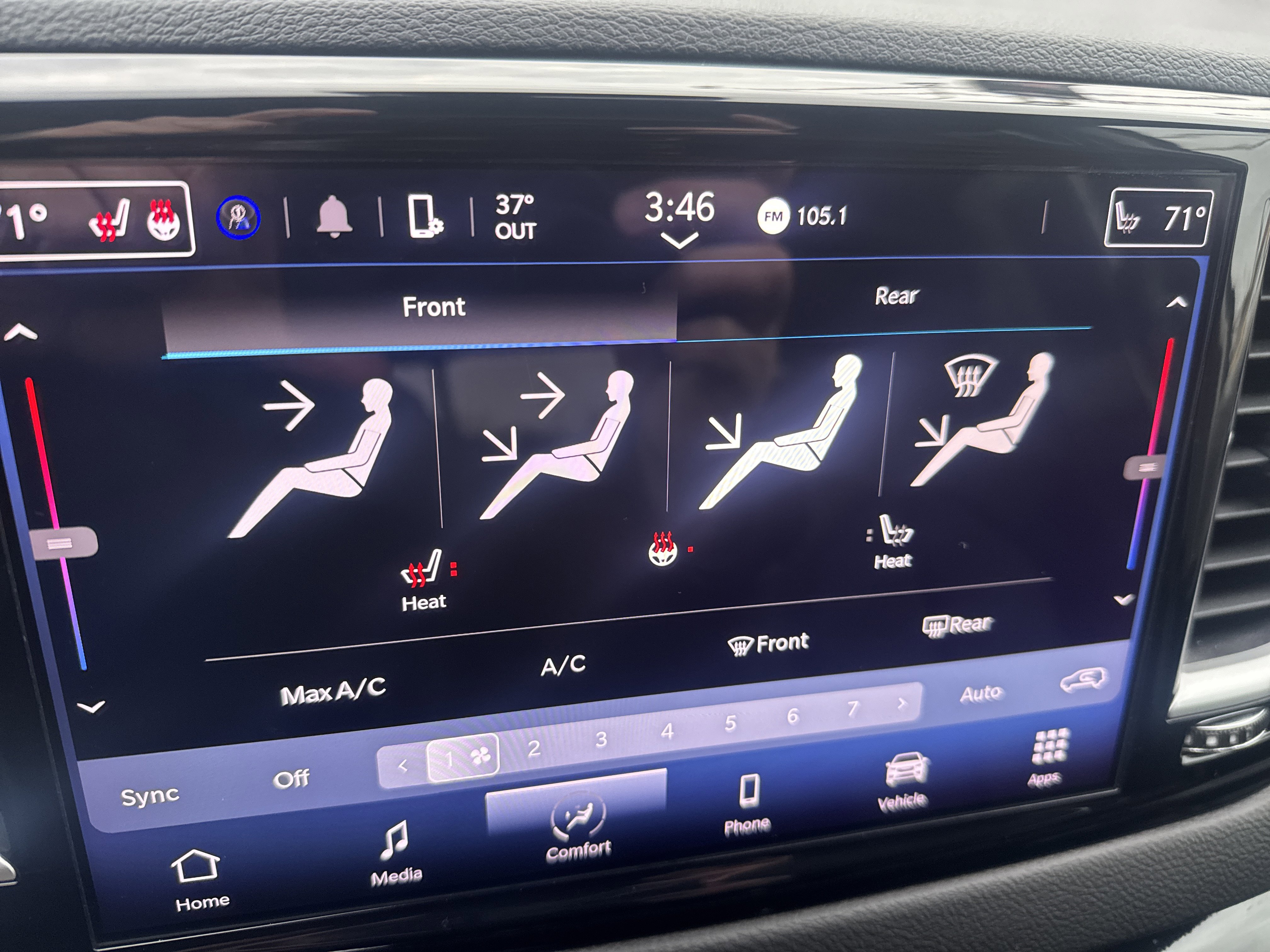 Used 2024 Chrysler Pacifica Touring-L image 28