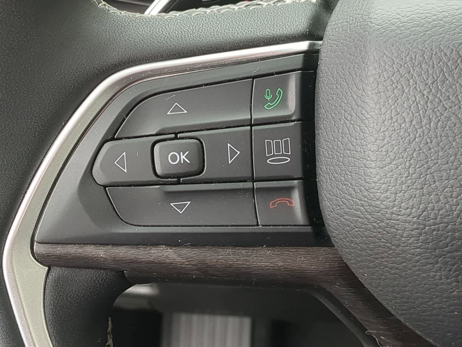 Used 2023 Jeep Grand Cherokee Limited image 23
