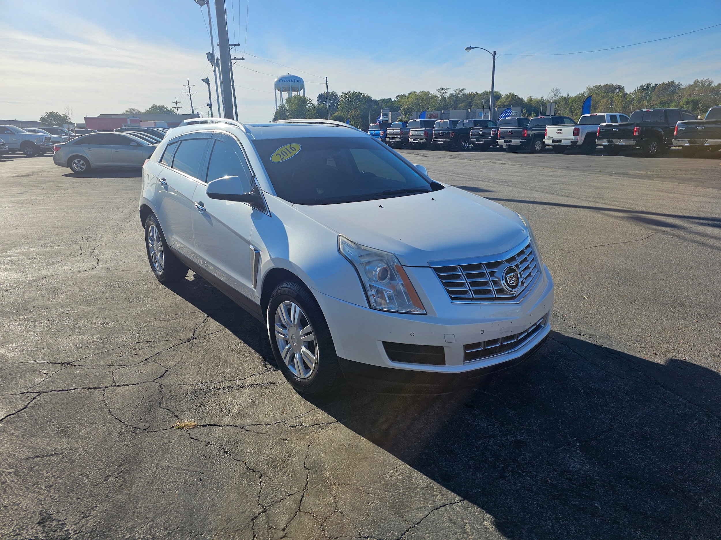 Used 2016 Cadillac SRX Luxury FWD image 3