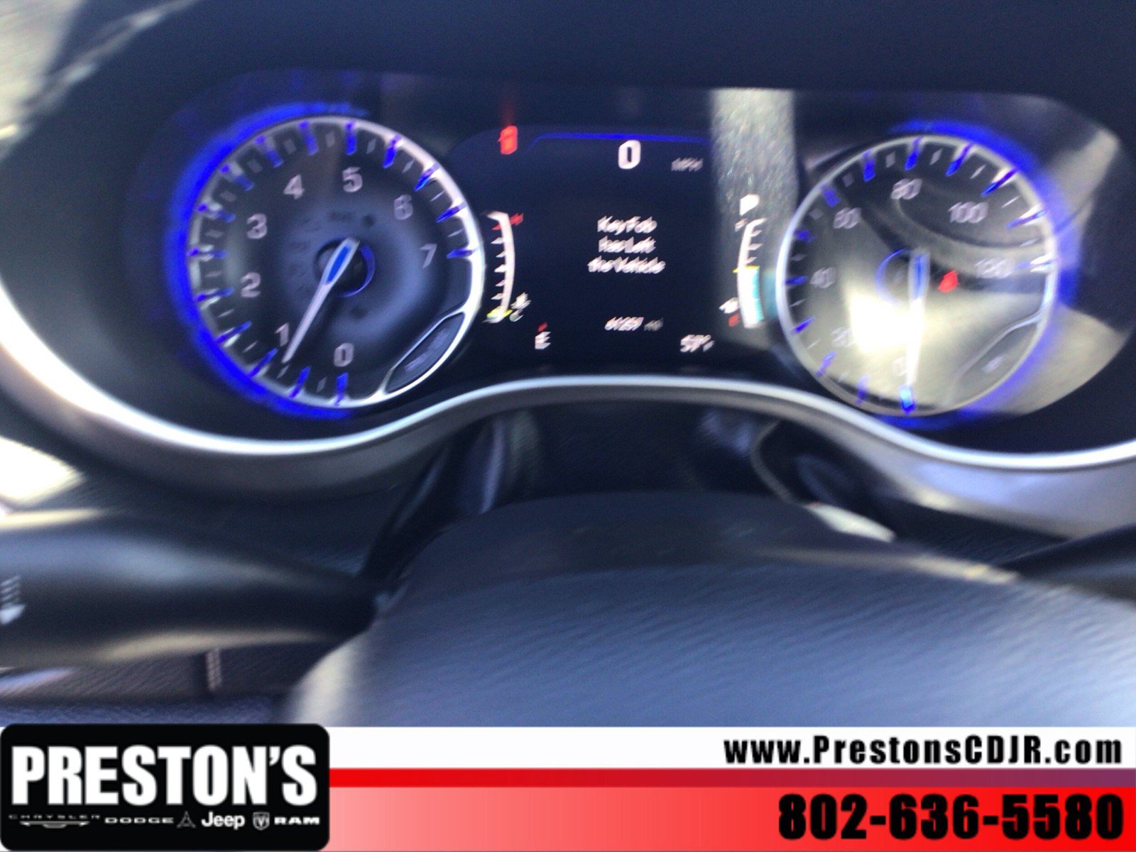 Used 2025 Chrysler Pacifica Select FWD image 15